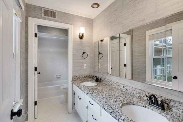 1658 MILLER FARMS RD, Germantown, TN 38138