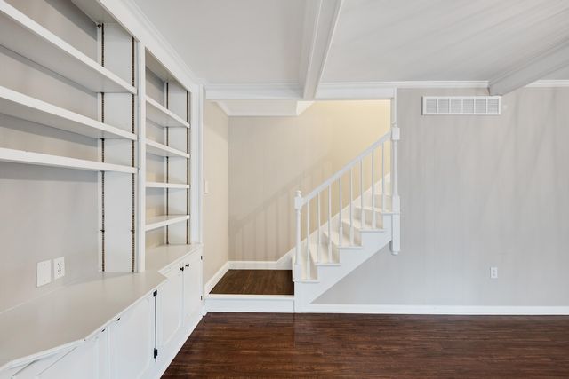 1658 MILLER FARMS RD, Germantown, TN 38138