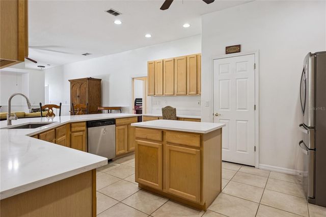 710 REGINA CIRCLE, Oakland, FL 34787