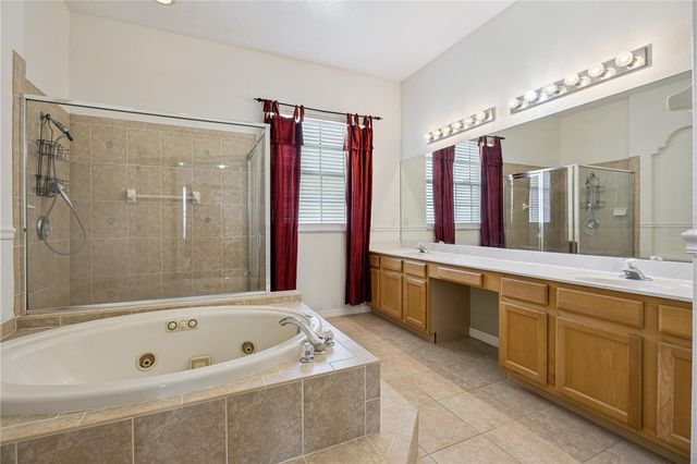 710 REGINA CIRCLE, Oakland, FL 34787