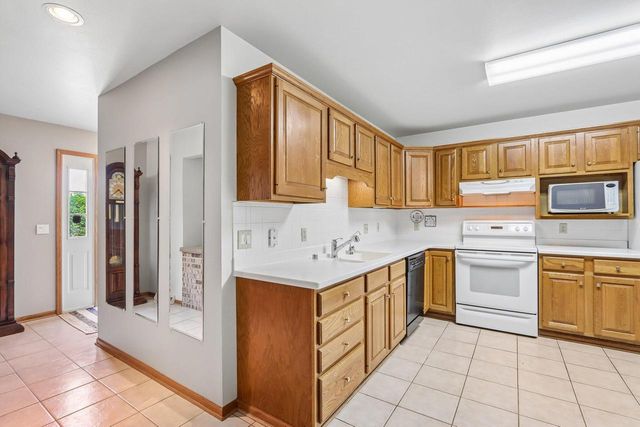 432 Jennifer AVENUE, Burlington, WI 53105
