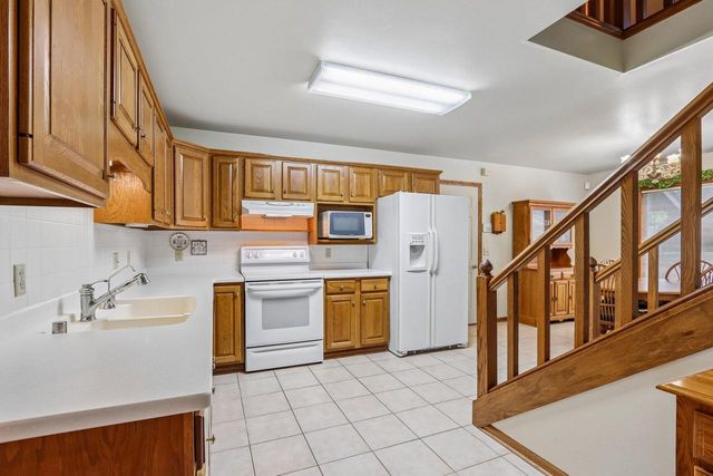 432 Jennifer AVENUE, Burlington, WI 53105