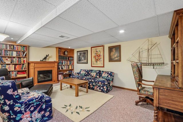 432 Jennifer AVENUE, Burlington, WI 53105