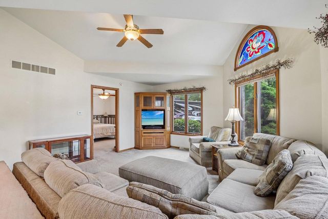 432 Jennifer AVENUE, Burlington, WI 53105