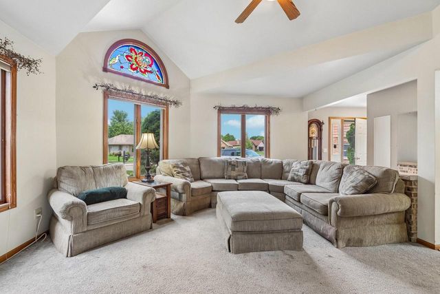 432 Jennifer AVENUE, Burlington, WI 53105