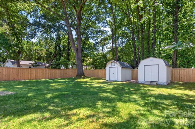 4408 Ivanhoe Place, Charlotte, NC 28205