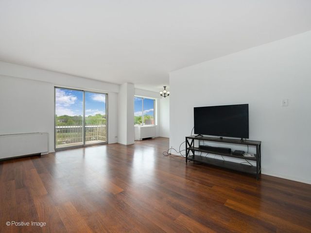 7061 N KEDZIE Avenue 410, Chicago, IL 60645