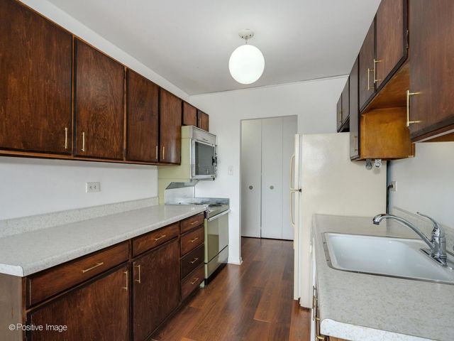7061 N KEDZIE Avenue 410, Chicago, IL 60645