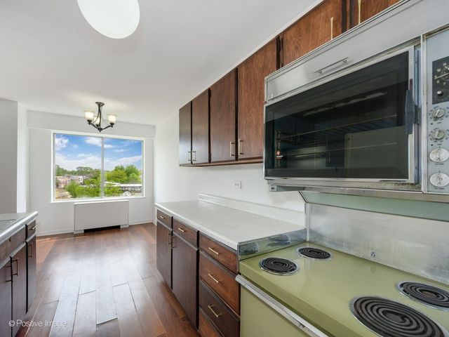7061 N KEDZIE Avenue 410, Chicago, IL 60645