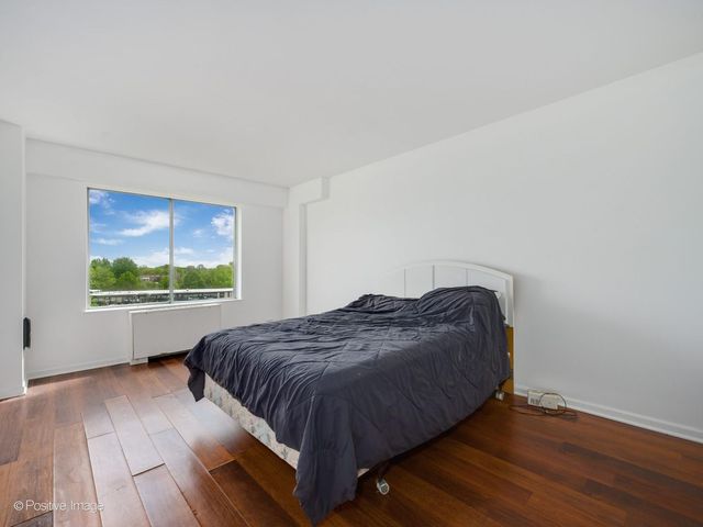 7061 N KEDZIE Avenue 410, Chicago, IL 60645