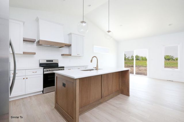 2410 NE 6th Street, Grimes, IA 50111