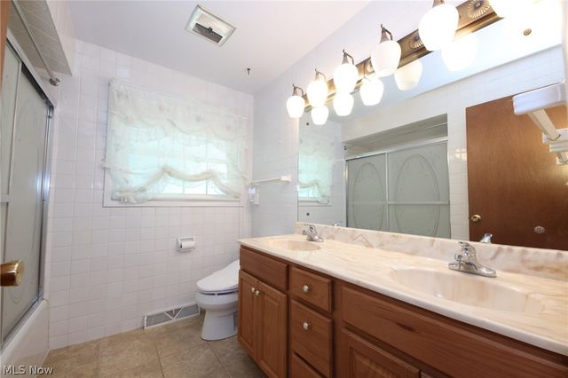 328 Country Club Blvd, Weirton, WV 26062