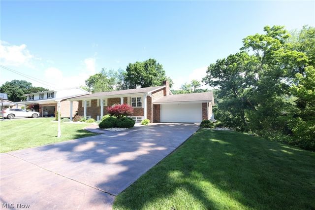 328 Country Club Blvd, Weirton, WV 26062