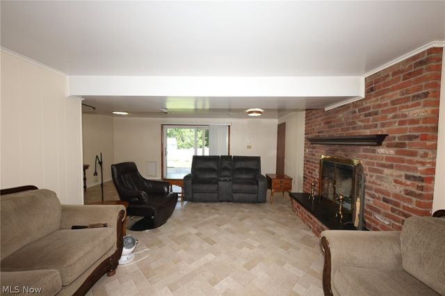 328 Country Club Blvd, Weirton, WV 26062
