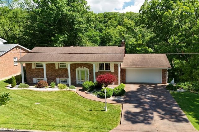 328 Country Club Blvd, Weirton, WV 26062