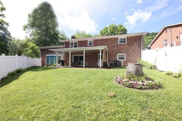 328 Country Club Blvd, Weirton, WV 26062