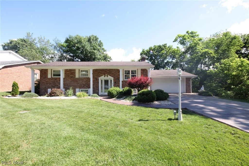 328 Country Club Blvd, Weirton, WV 26062