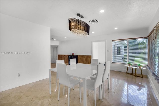 2424 NE 18th Ave, Wilton Manors, FL 33305