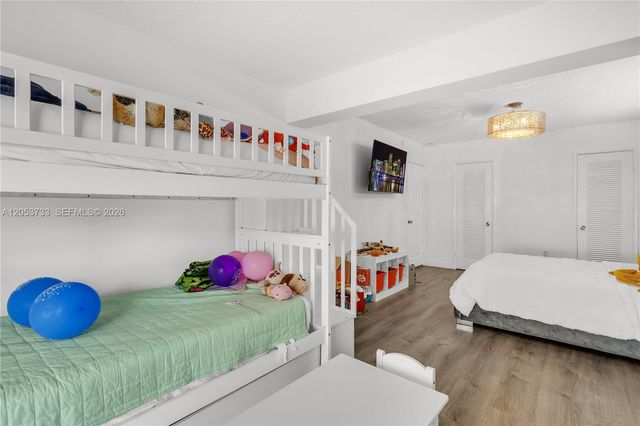 2424 NE 18th Ave, Wilton Manors, FL 33305