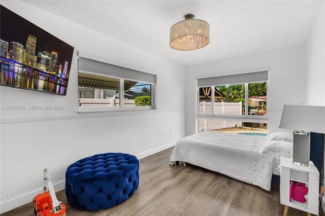 2424 NE 18th Ave, Wilton Manors, FL 33305