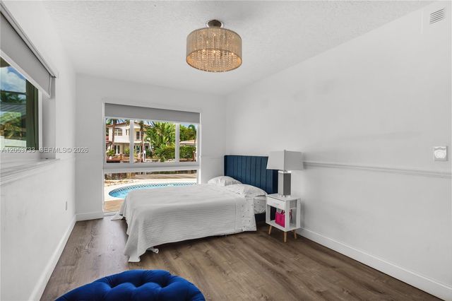 2424 NE 18th Ave, Wilton Manors, FL 33305