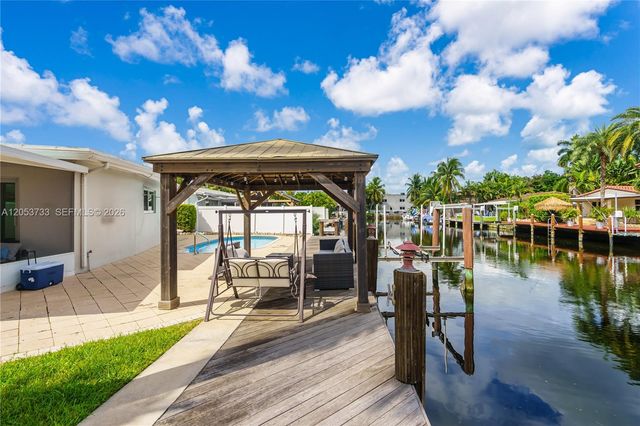 2424 NE 18th Ave, Wilton Manors, FL 33305