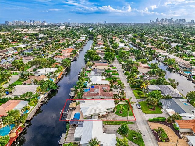 2424 NE 18th Ave, Wilton Manors, FL 33305