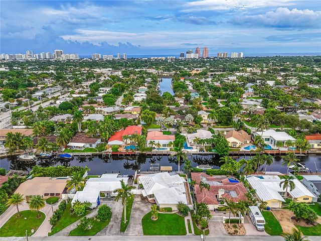 2424 NE 18th Ave, Wilton Manors, FL 33305