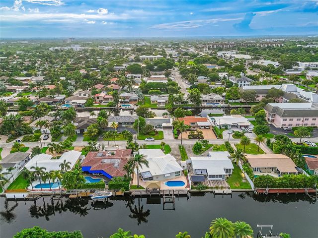 2424 NE 18th Ave, Wilton Manors, FL 33305