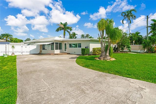 2424 NE 18th Ave, Wilton Manors, FL 33305