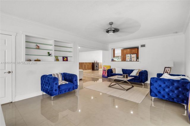 2424 NE 18th Ave, Wilton Manors, FL 33305