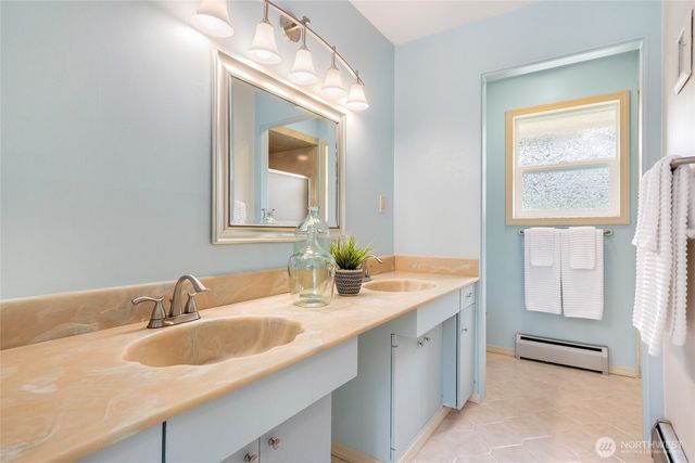 19416 84th Avenue W, Edmonds, WA 98026