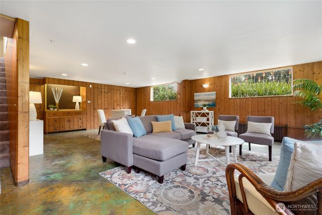 19416 84th Avenue W, Edmonds, WA 98026