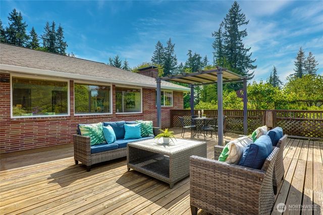 19416 84th Avenue W, Edmonds, WA 98026