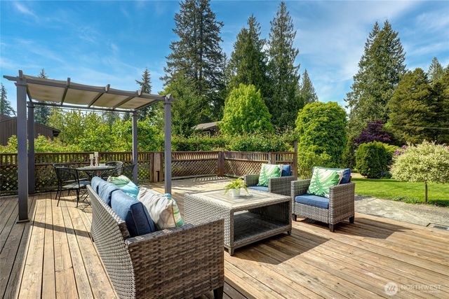 19416 84th Avenue W, Edmonds, WA 98026