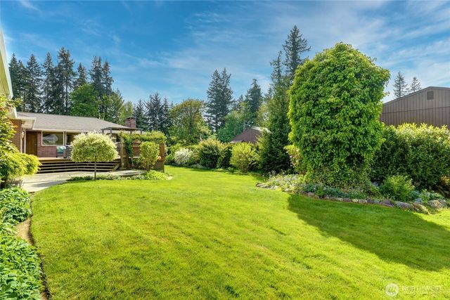 19416 84th Avenue W, Edmonds, WA 98026