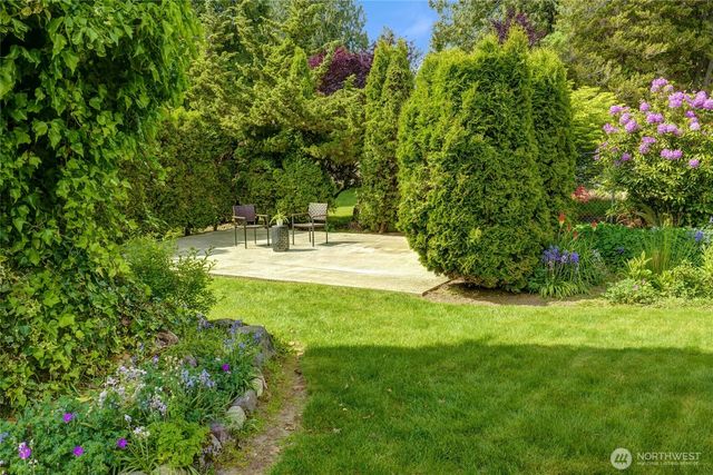 19416 84th Avenue W, Edmonds, WA 98026