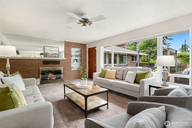 19416 84th Avenue W, Edmonds, WA 98026