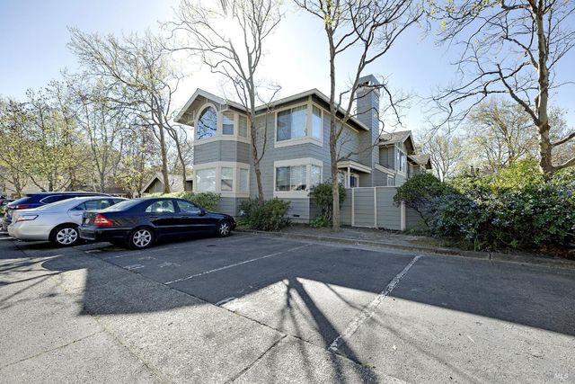 36 Bridle Path Ln, Novato, CA 94945