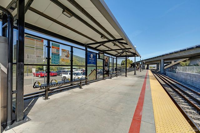 36 Bridle Path Ln, Novato, CA 94945