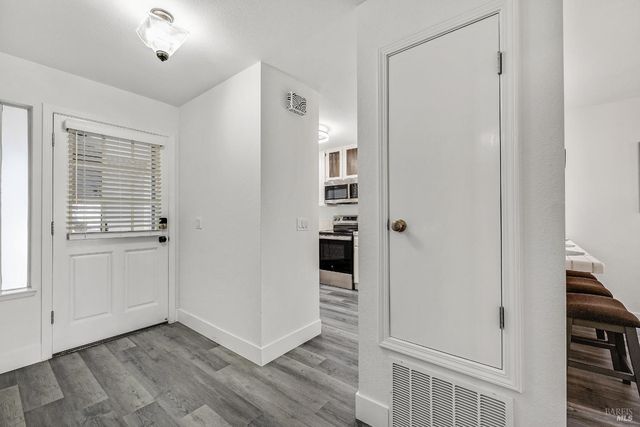 36 Bridle Path Ln, Novato, CA 94945