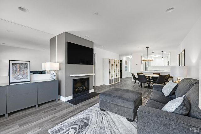 36 Bridle Path Ln, Novato, CA 94945