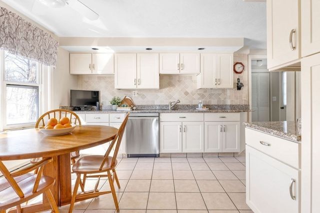 60 High St, Needham, MA 02494