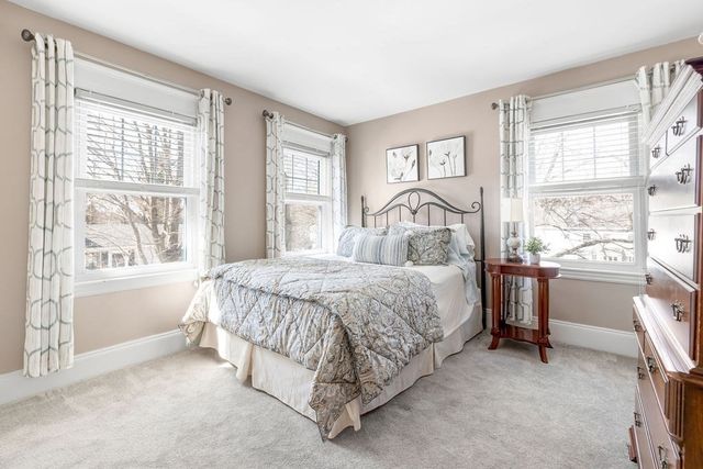 60 High St, Needham, MA 02494