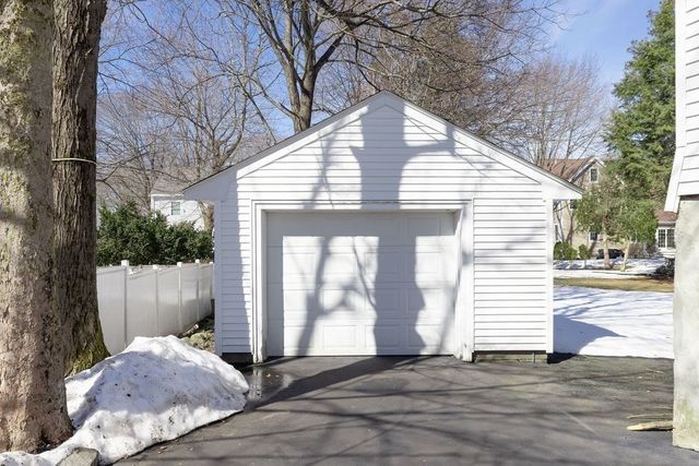 60 High St, Needham, MA 02494