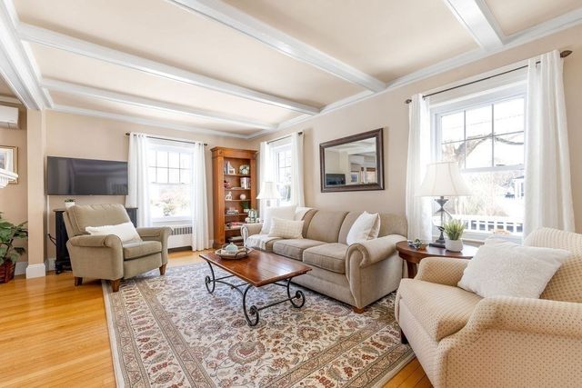 60 High St, Needham, MA 02494