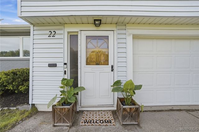22 Newgate Road, Amherst, NY 14226