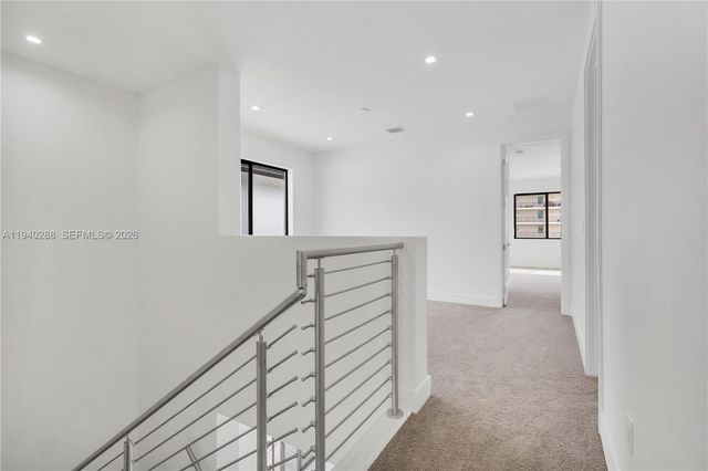 8037 NW 42nd St, Doral, FL 33166