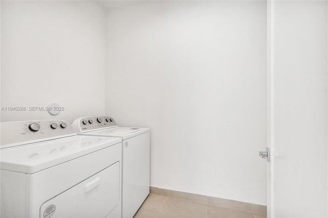 8037 NW 42nd St, Doral, FL 33166