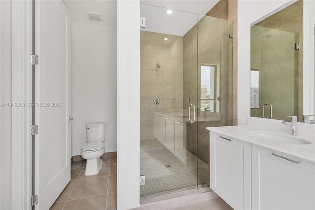 8037 NW 42nd St, Doral, FL 33166